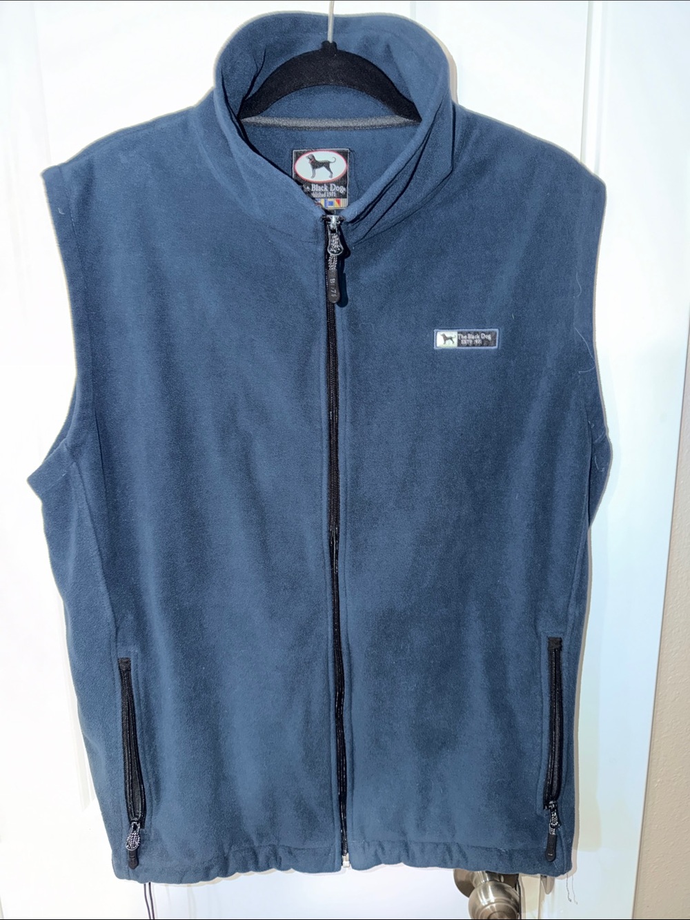 The Black Dog Men's Navy Full-Zip Fleece Vest